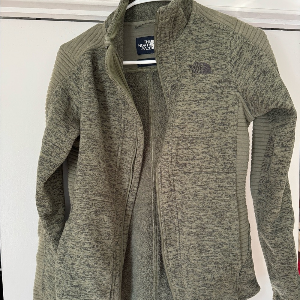 North face arm green zip up